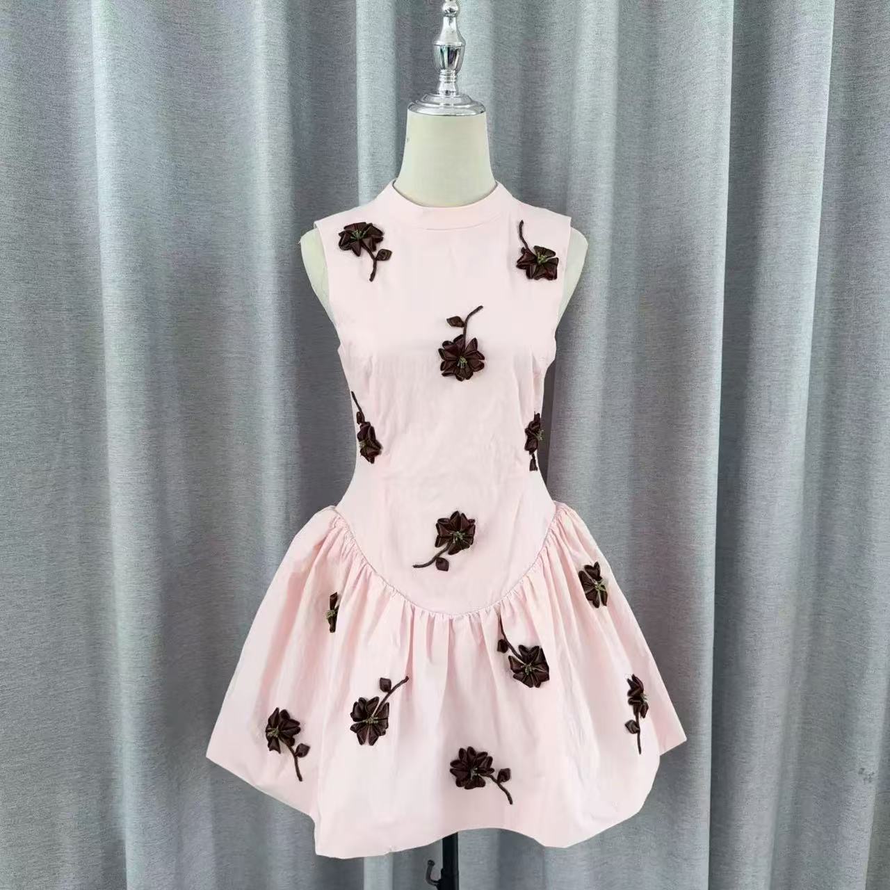 Flower Embellished Puffy Mini Dress in Pink