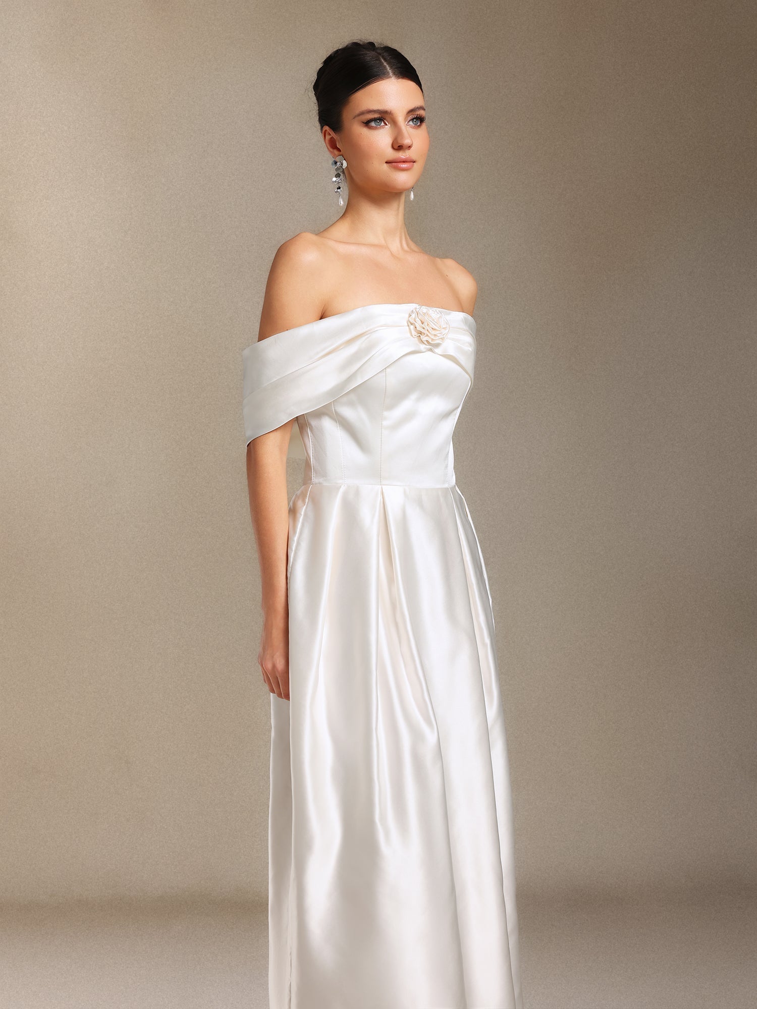 Bare Shoulders Flower Cylinder Maxi Dress in White