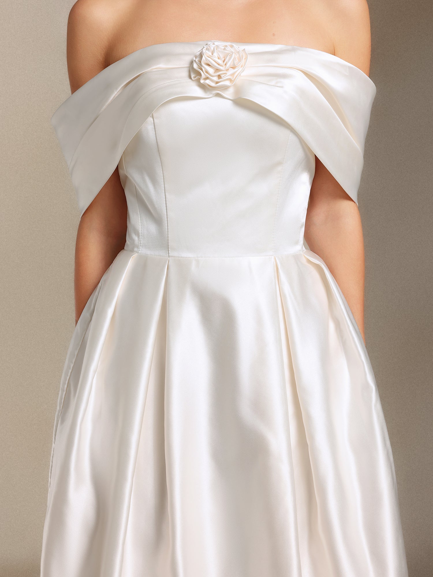 Bare Shoulders Flower Cylinder Maxi Dress in White