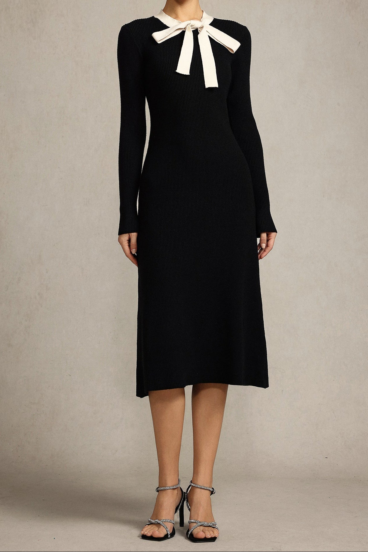 Round Neck Long Sleeves Bowknot Streamer Maxi Dress in Black