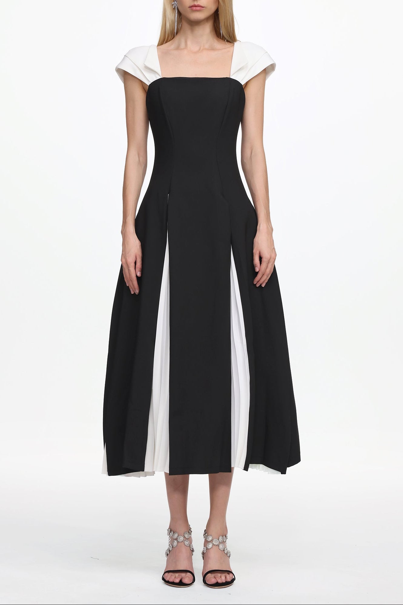 Saly Short Sleeve Contrast Woven Maxi Dress