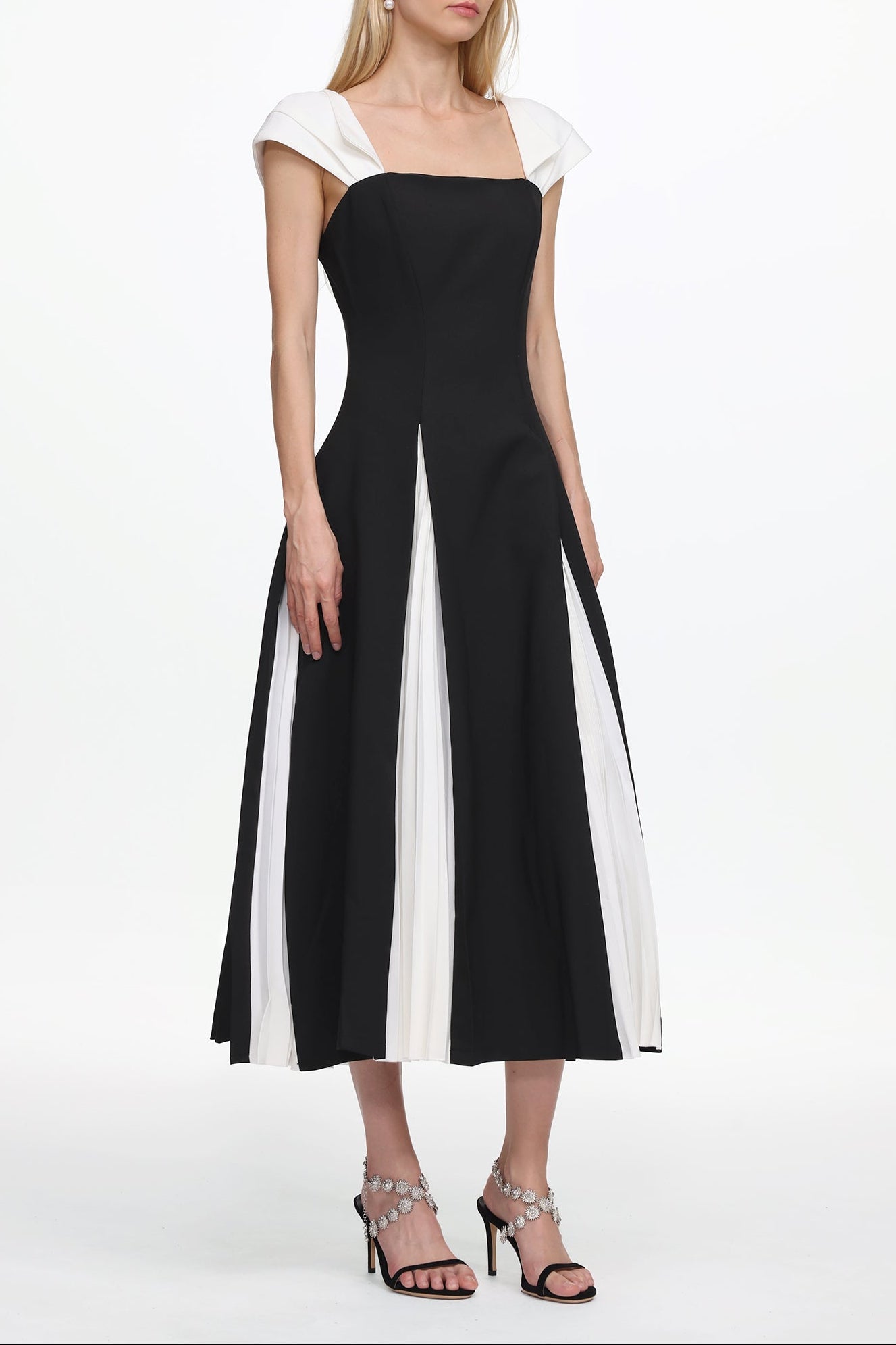Saly Short Sleeve Contrast Woven Maxi Dress