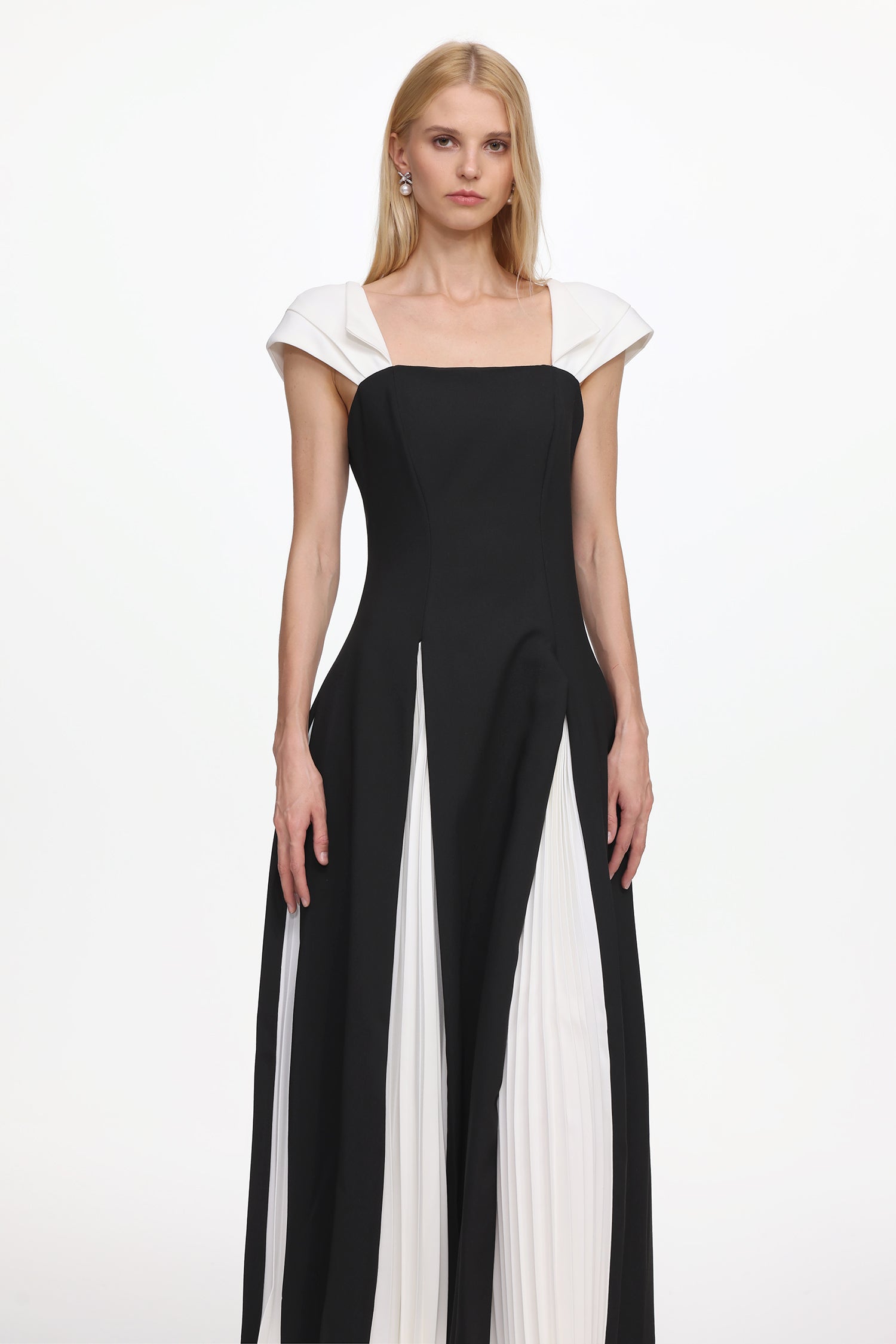 Saly Short Sleeve Contrast Woven Maxi Dress