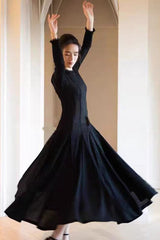 Sleeveless Lace Maxi Dress in Black