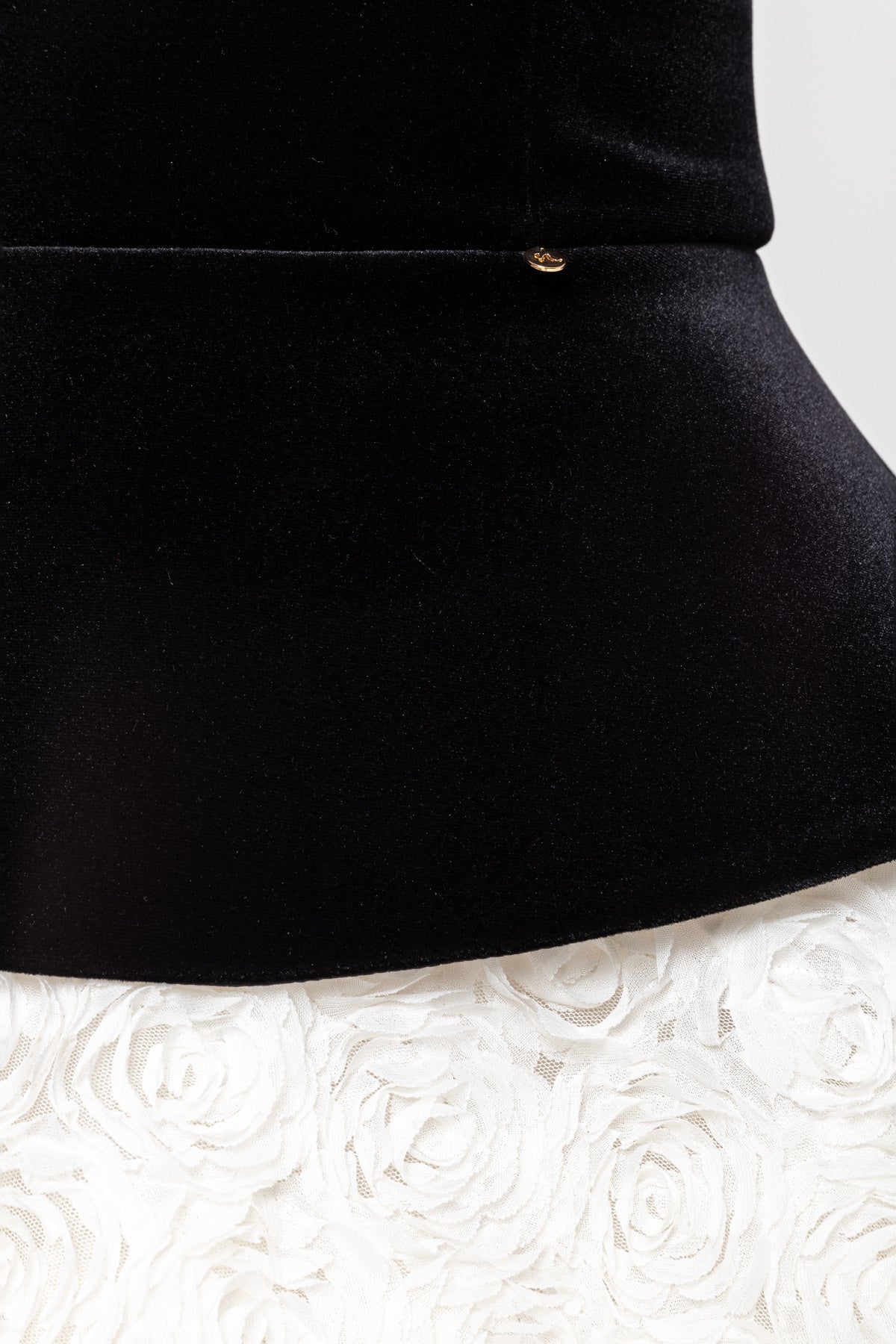 Petal-Layered Top Mini Skirt Suit Without Glove - Black/White