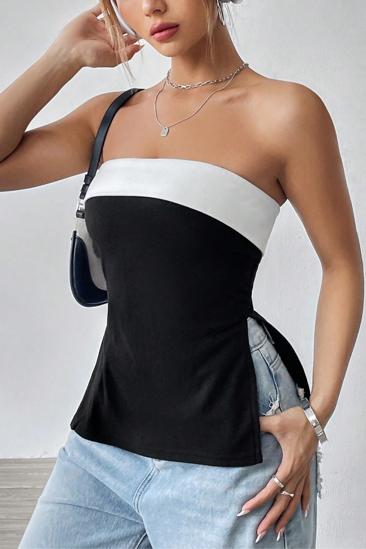 Black White Color Block Slim Fit Asymmetrical Hem Top