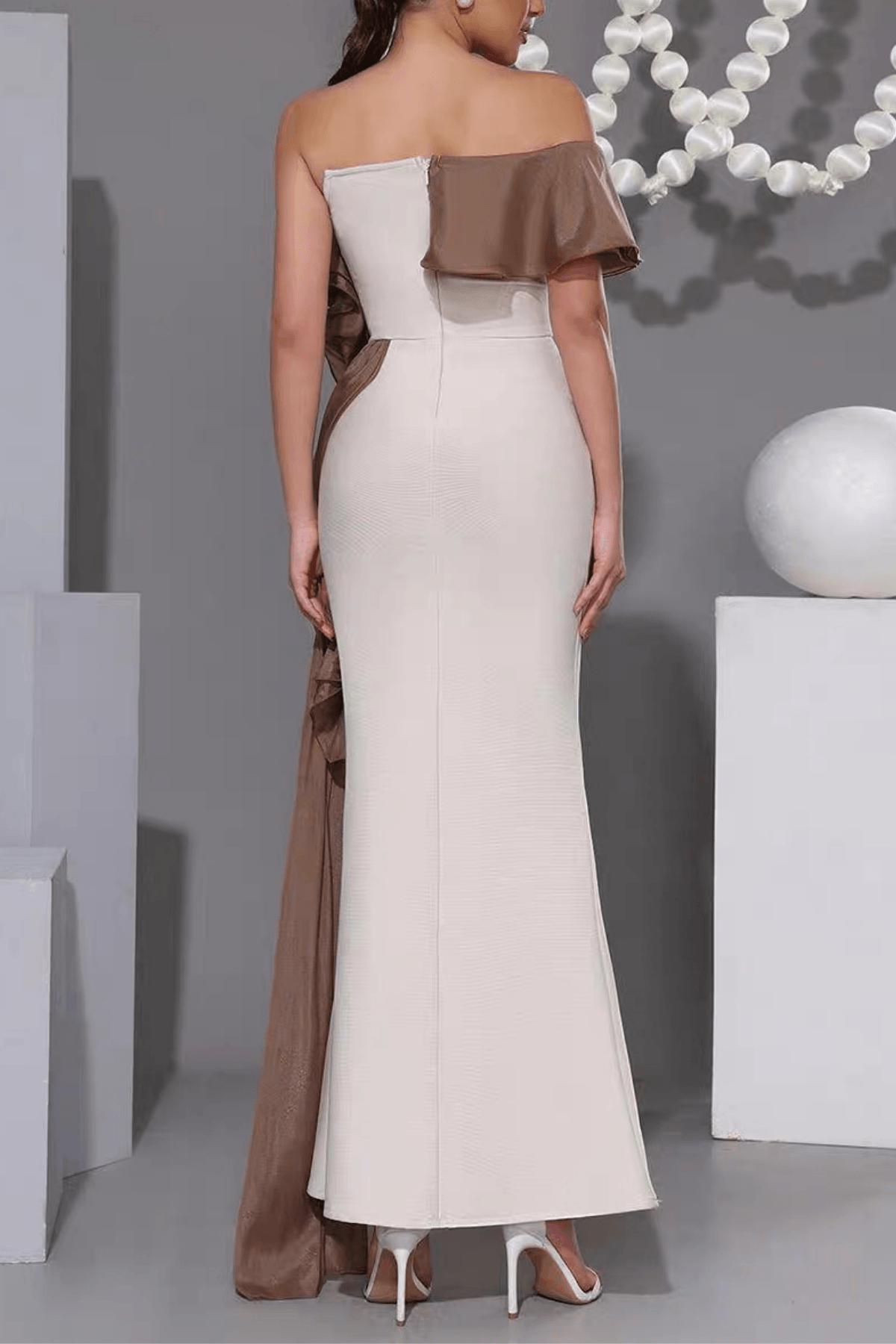 Off Shoulder Contrast Ruffle Dress in Brown