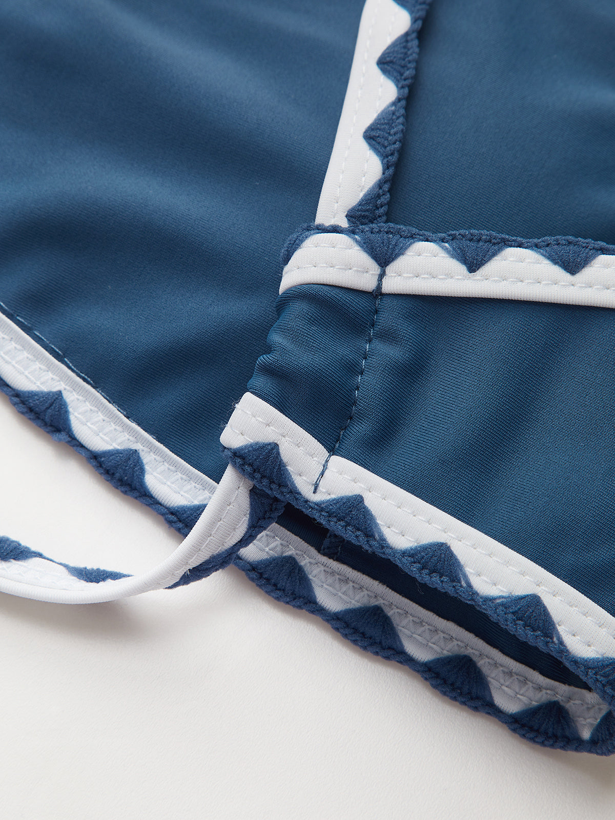 Contrast Cut Knotted Bikini Set