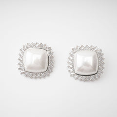 Crystal-Embellished Stud Earring