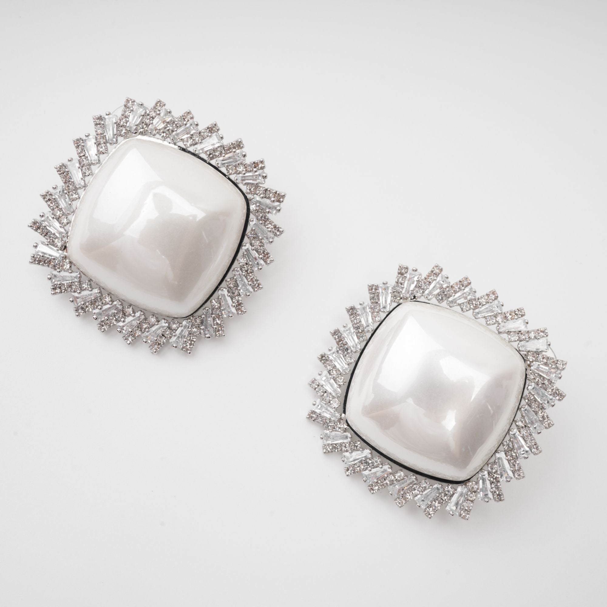 Crystal-Embellished Stud Earring