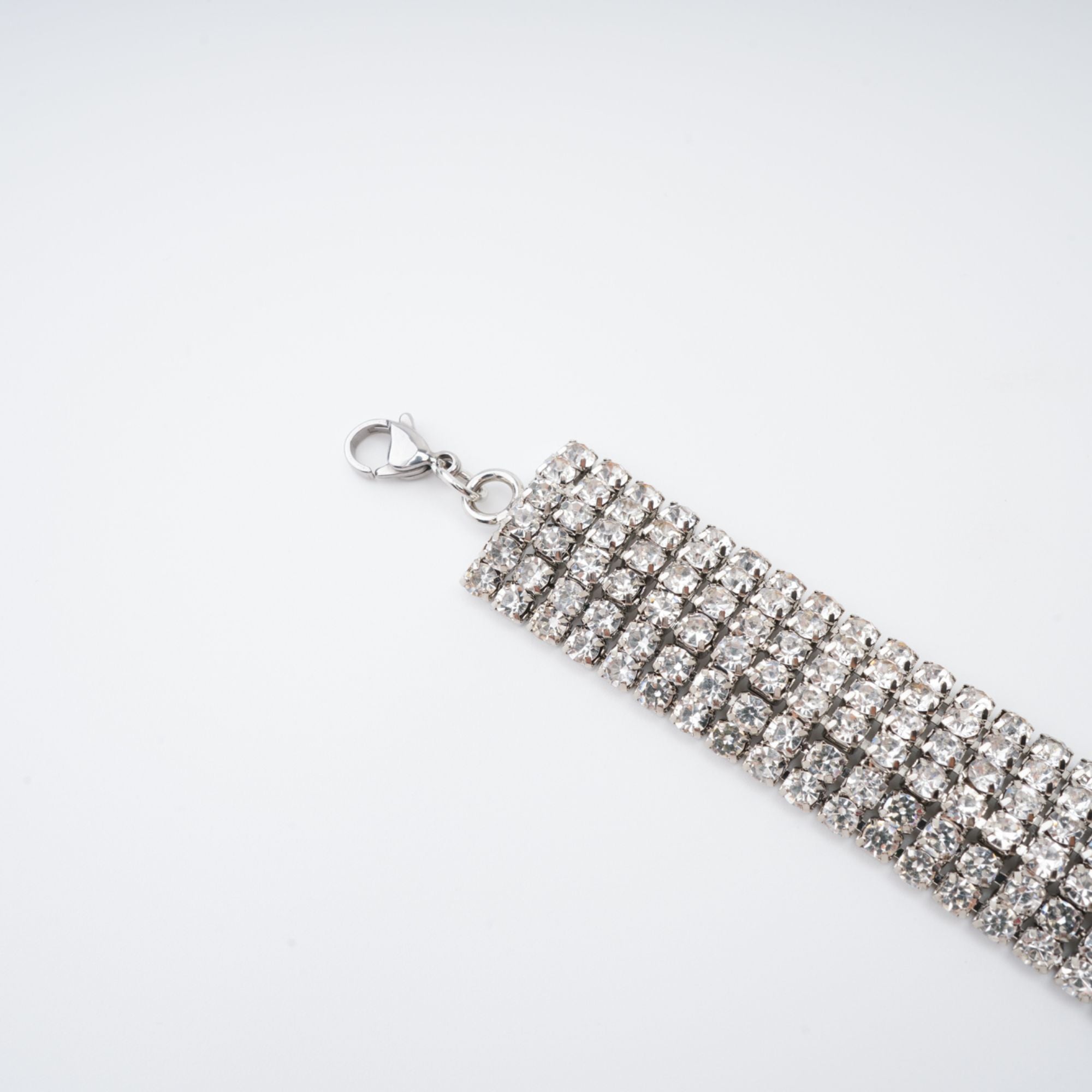 Crystal-Embellished Bow-Detail Necklace