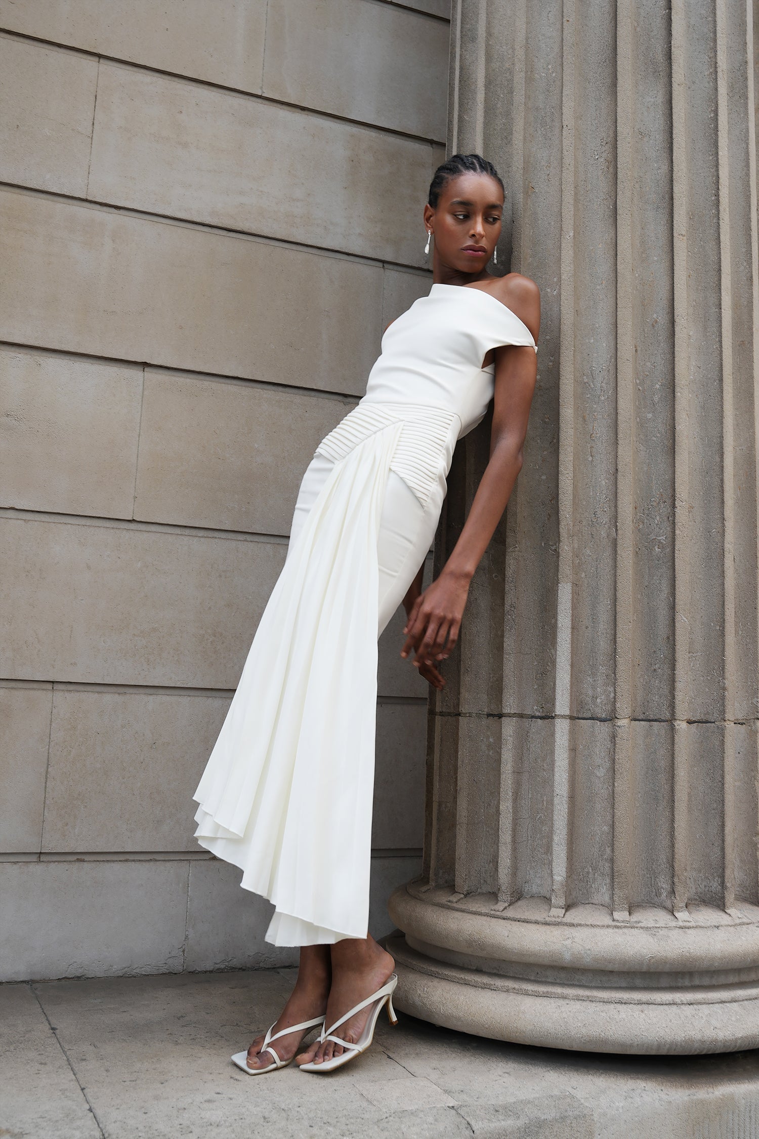 Oblique Shoulder Sleeveless Folds Midi Dress