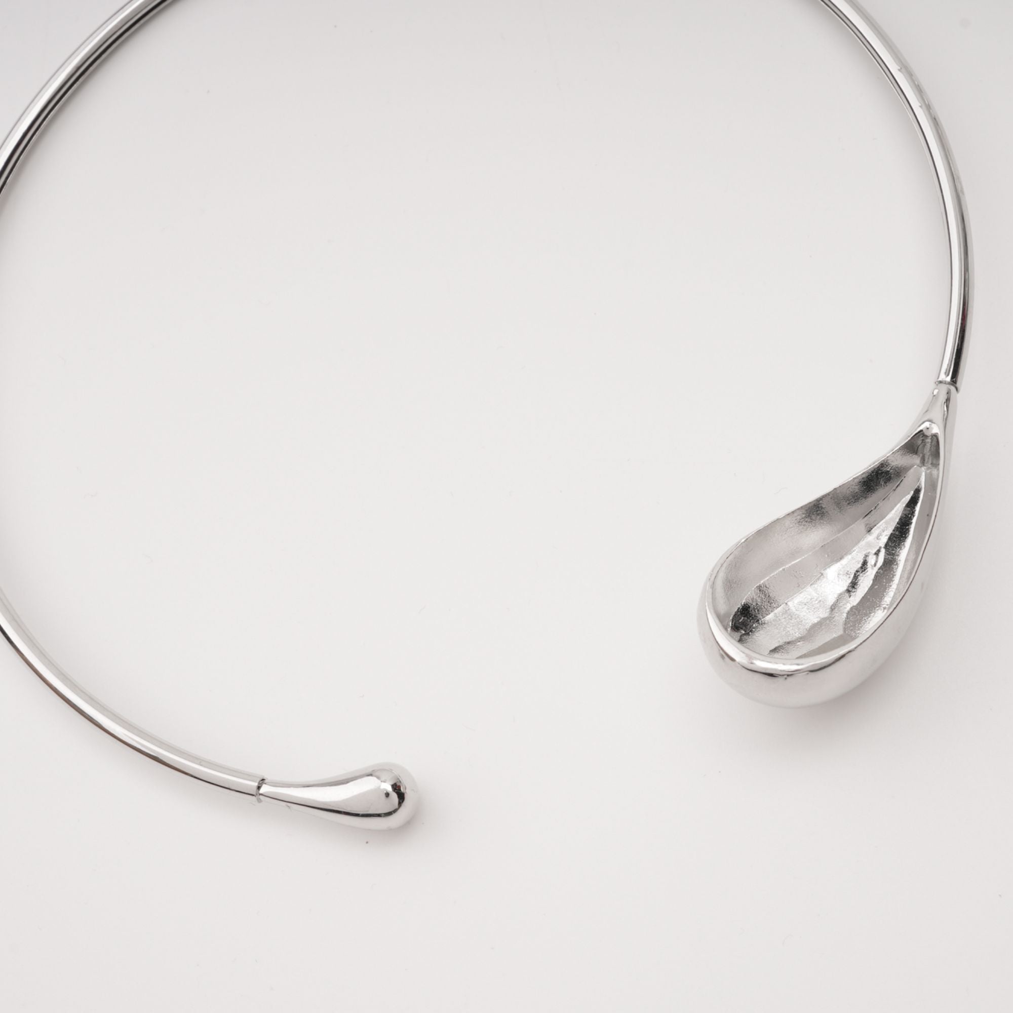 Waterdrop-Shaped Necklace