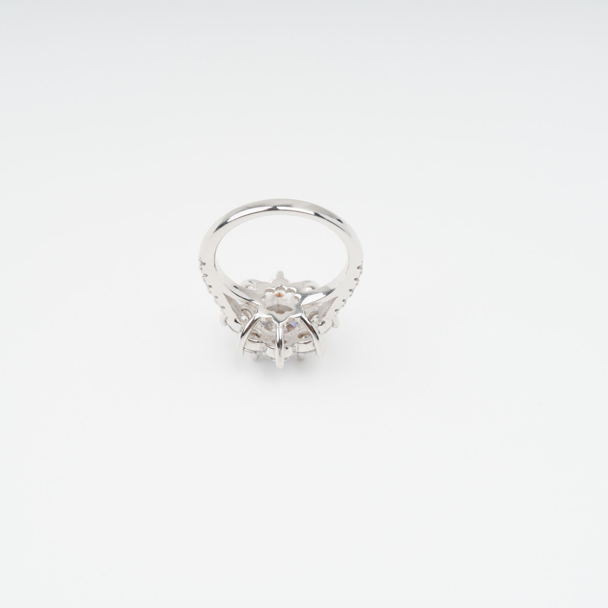 Sterling Silver Flower Shaped Zircon Gemstone Ring