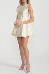 Fitted Dress With Embellished Round Neckline And Waistline Accent - Ivoire