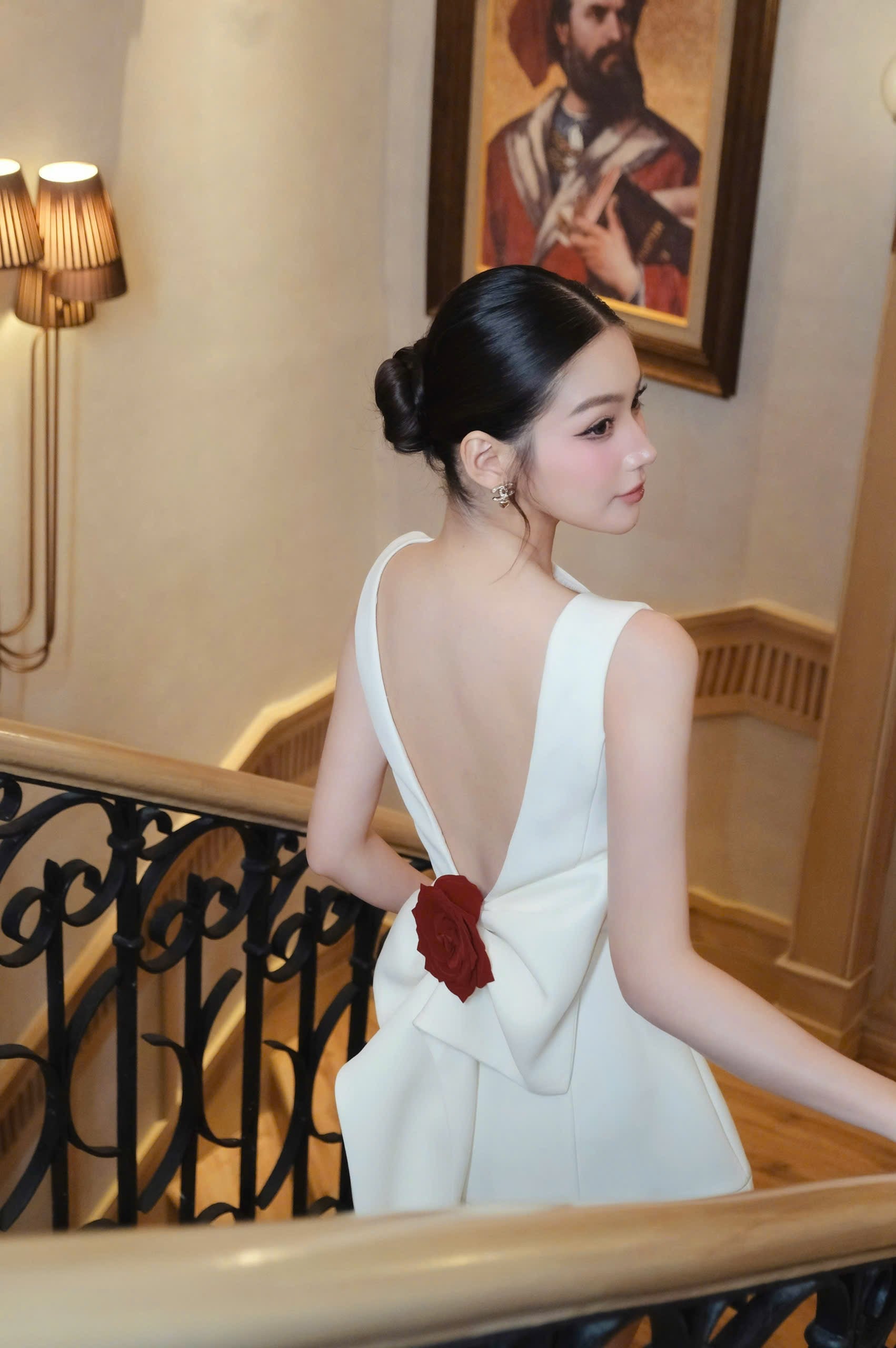 flower embellished mini dress in white