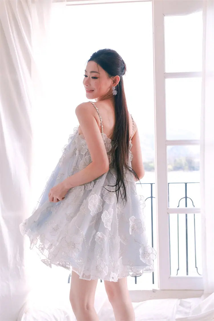 Light Blue Sleeveless Flower Diamond Short Doll Dress