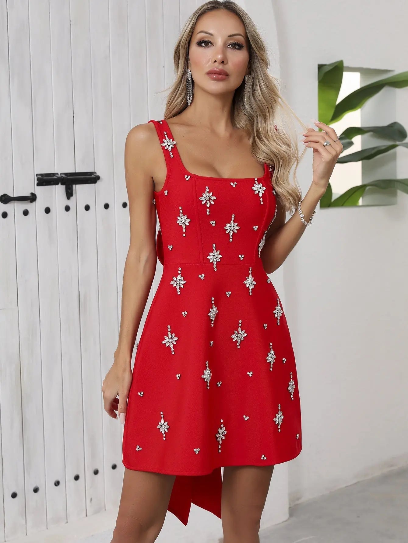 Sleeveless Diamond Bandage Mini Dress in red