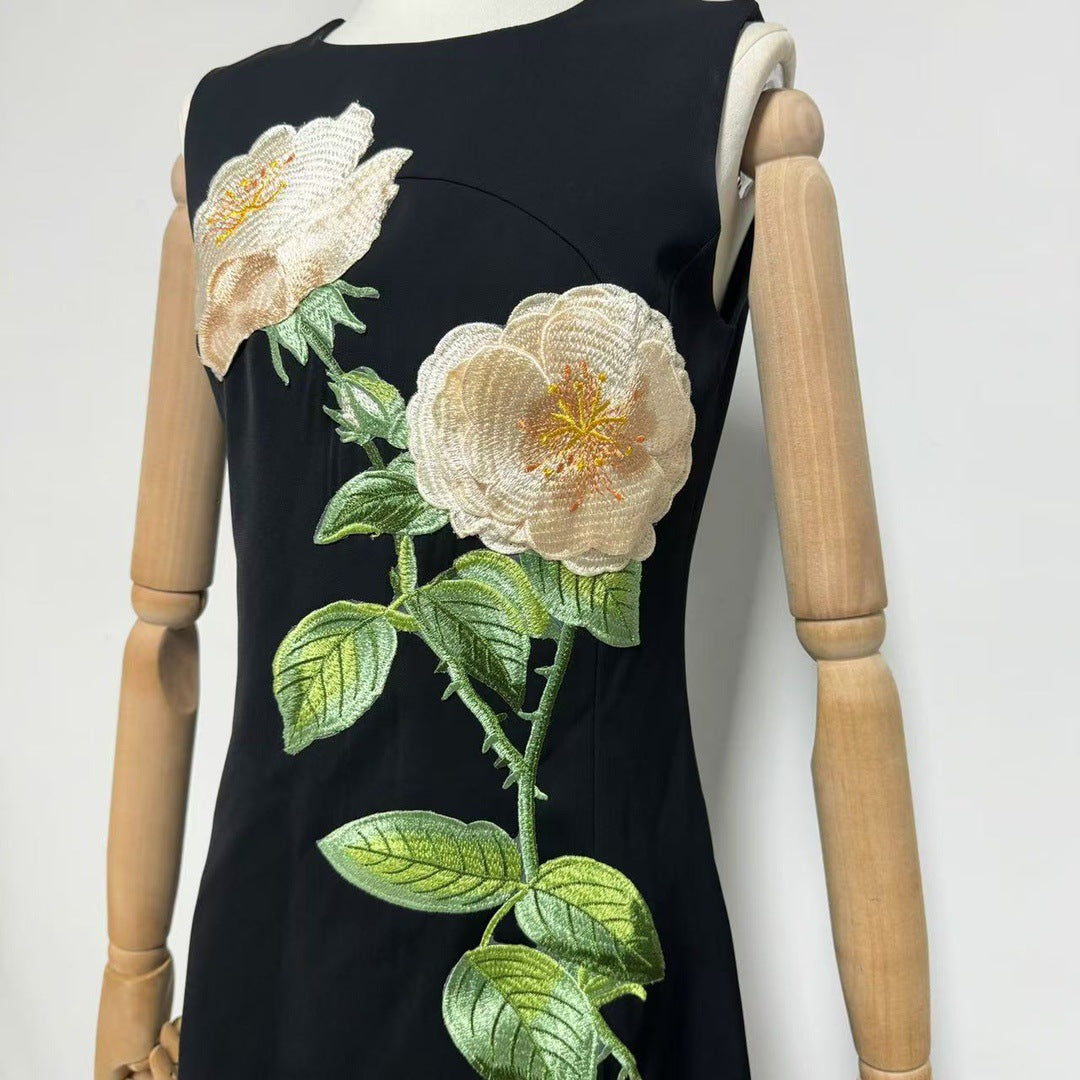 Floral Print Embellished Sleeveless Midi Dress in Black
