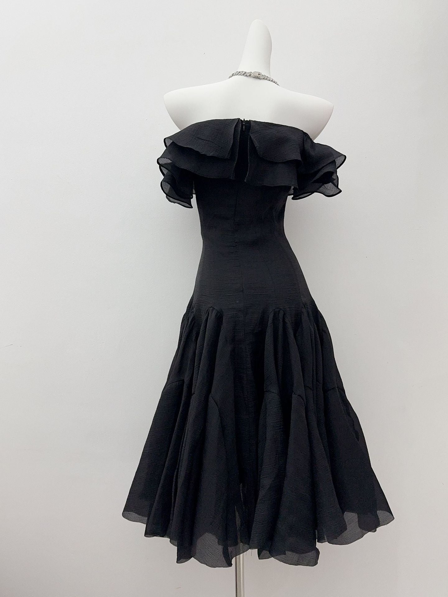 Off Shoulder Ruffle Midi Dress In black