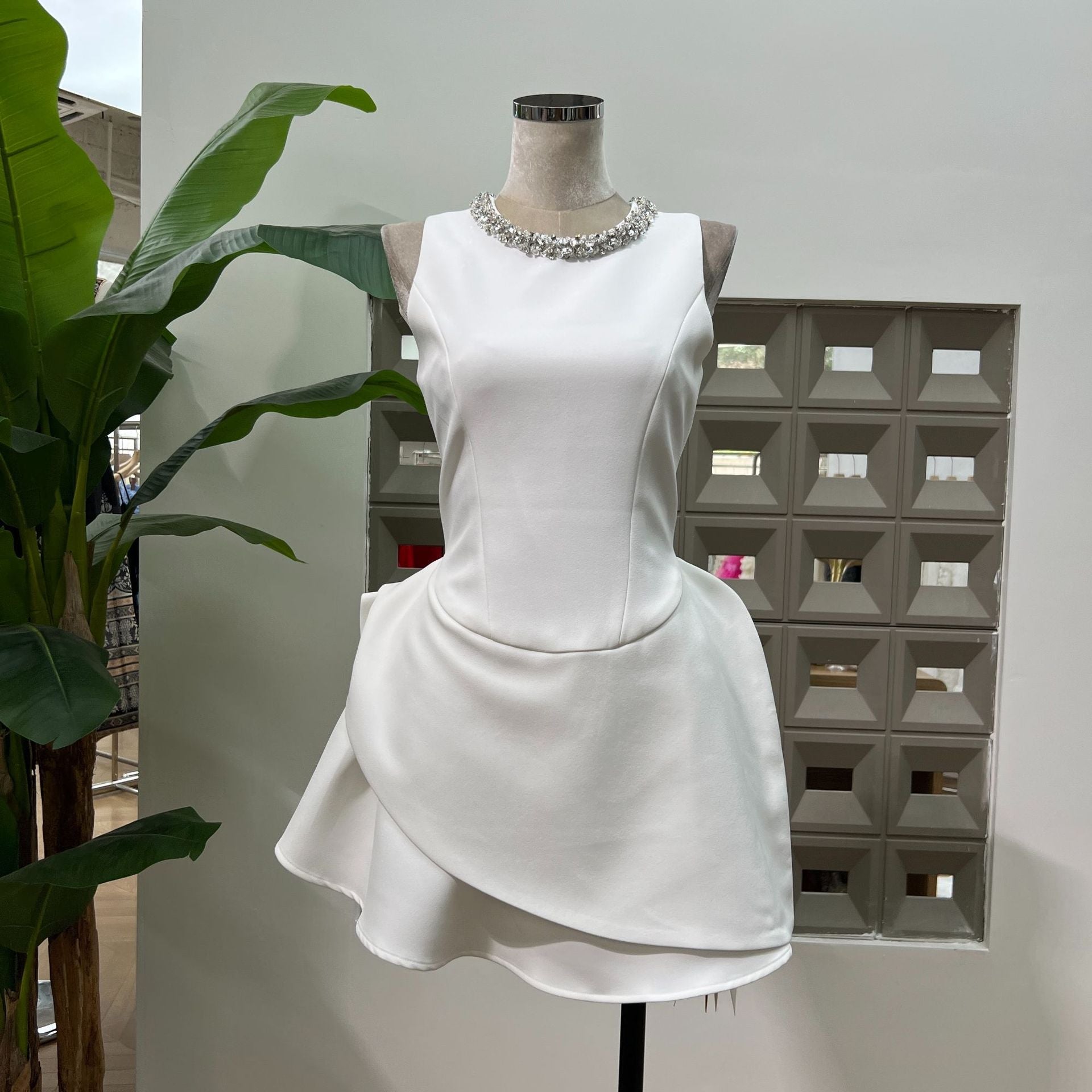 Round Neck Diamond Sleeveless Mini Dress in White
