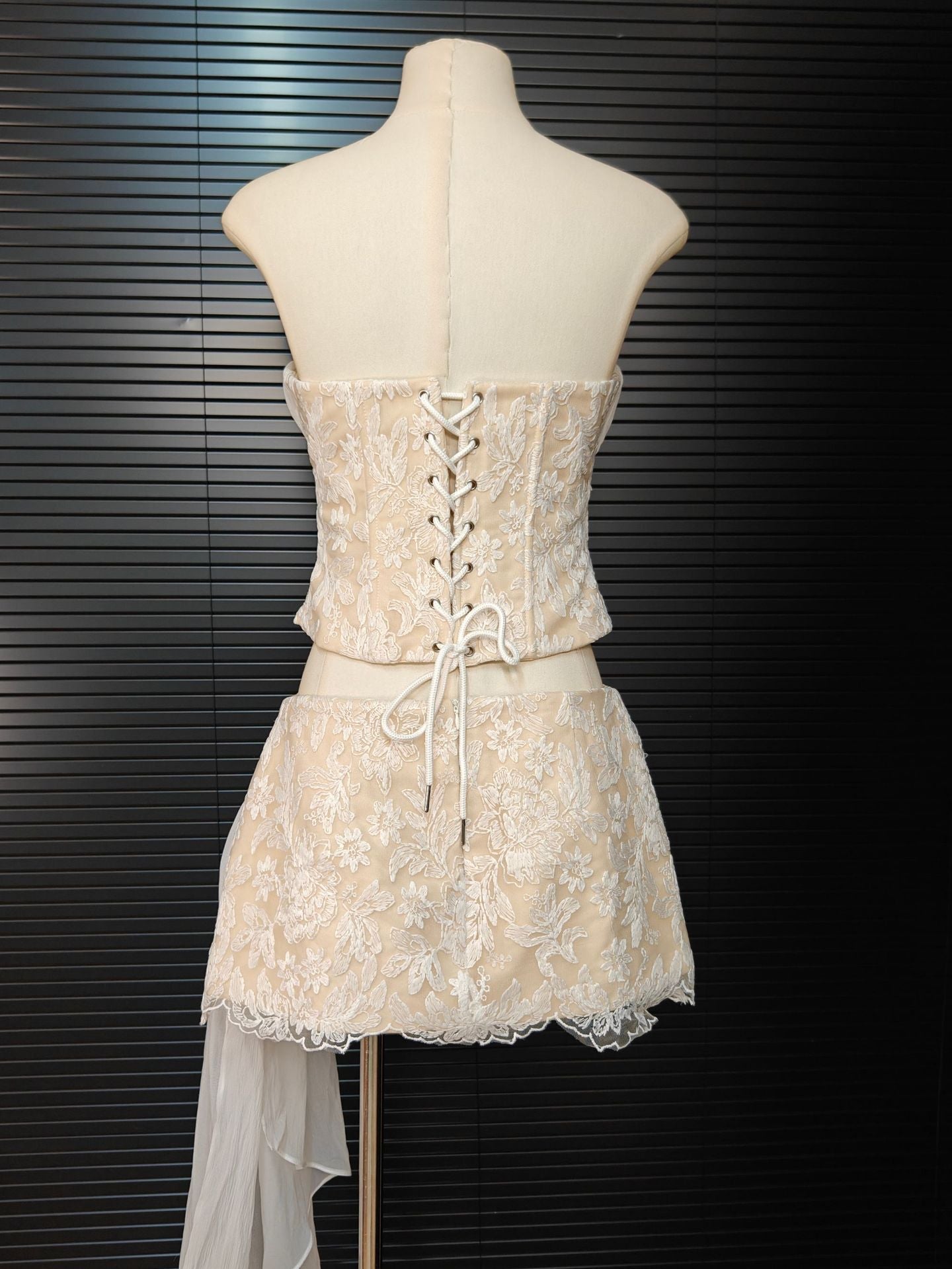White Herringbone Top Floral Ruffle Mini Dress Suit