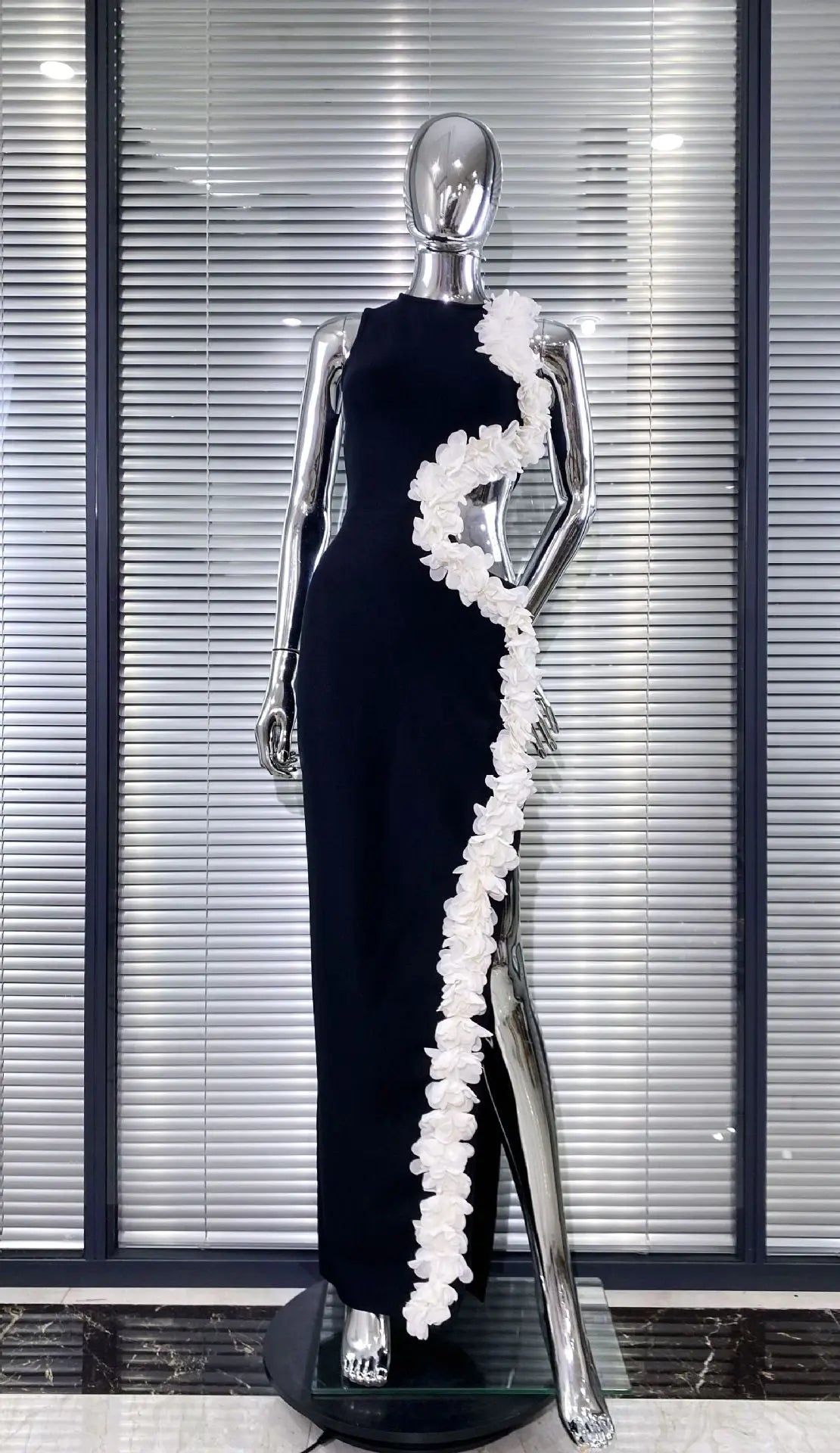 Black Sleeveless Hollow Out Flowers Bandage Maxi Dress