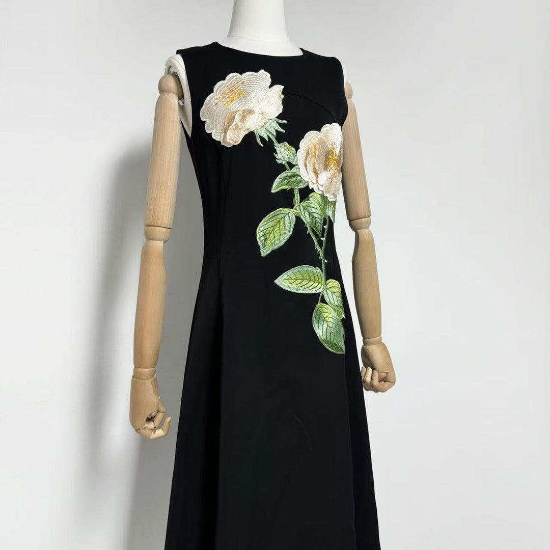 Floral Print Embellished Sleeveless Midi Dress in Black