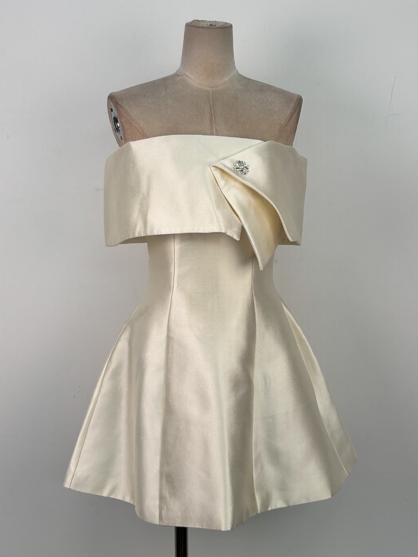BriOne-Shoulder Satin Mini Dress in Apricot