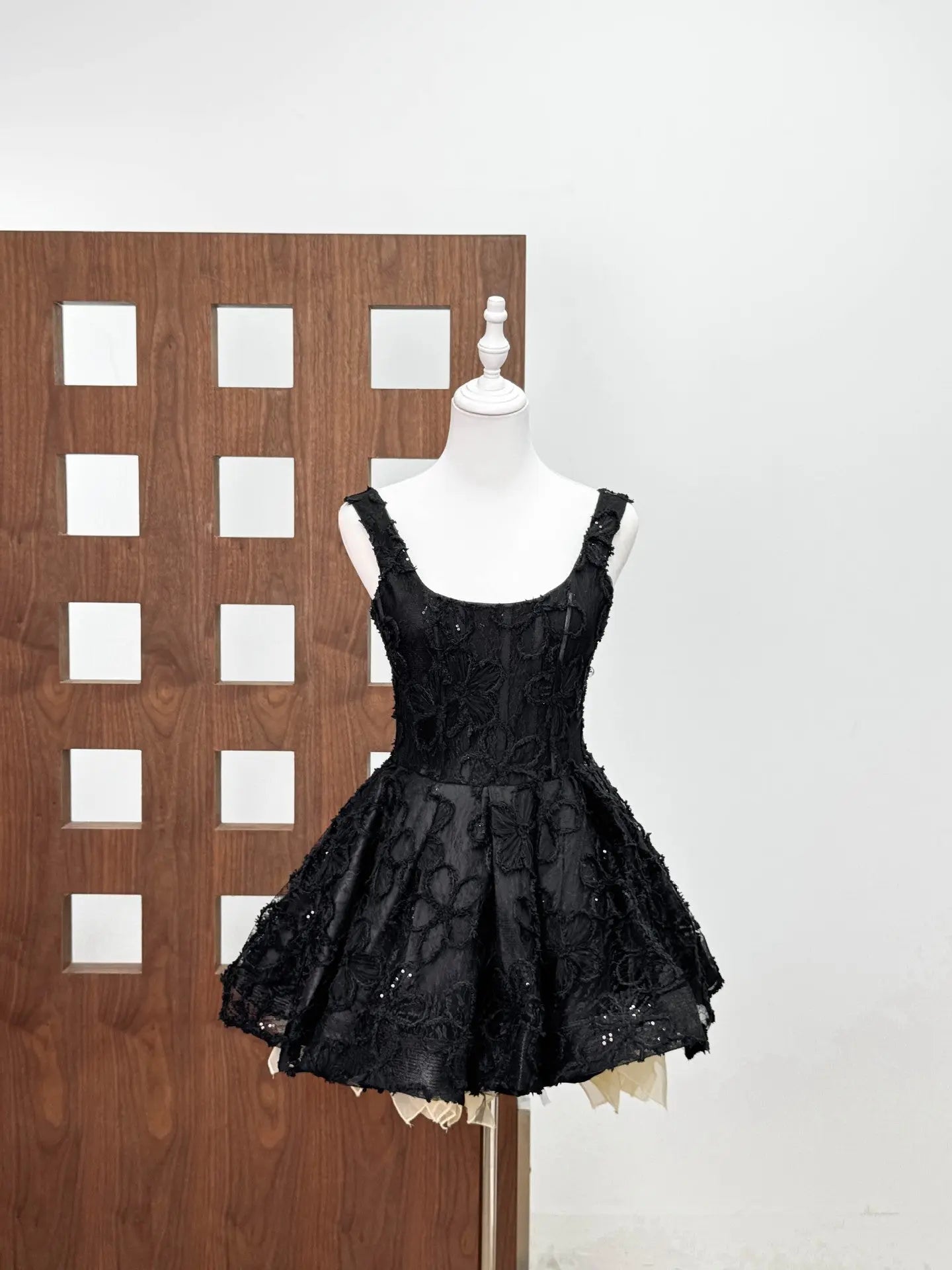 Sequin Embellishment Lace Puffy Mini Dress in Black