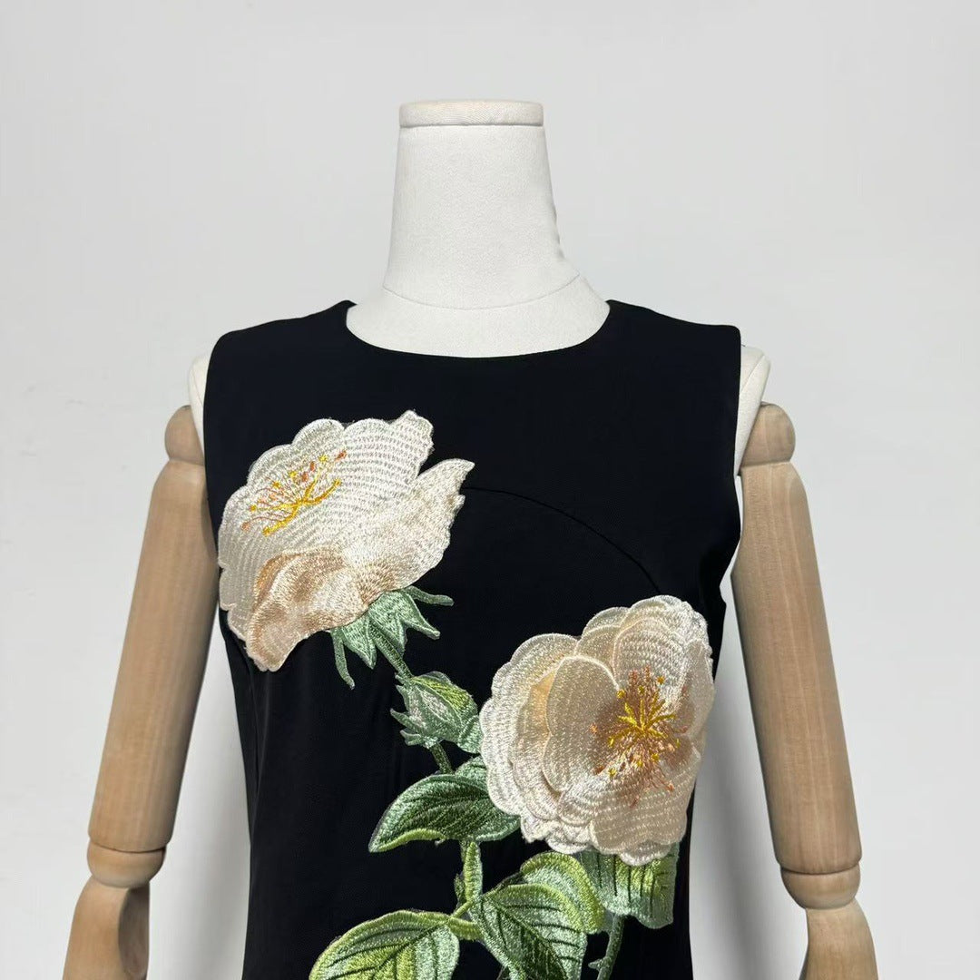 Floral Print Embellished Sleeveless Midi Dress in Black
